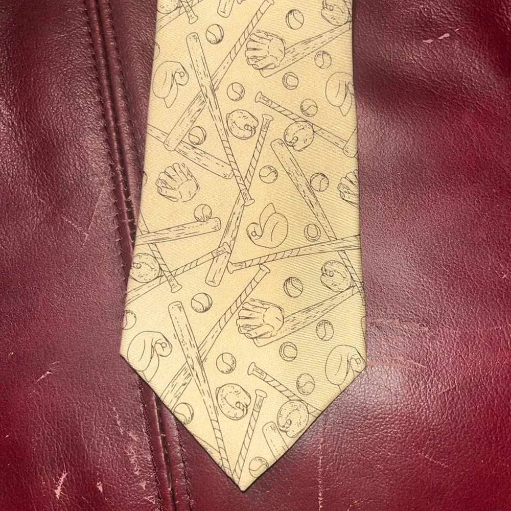 Perry Ellis Tie 100% Silk Boys‎ Baseball Sports 50” Yellow